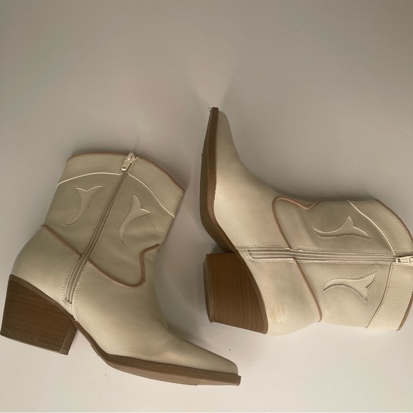 Universal Thread Ivory Shana Mid Calf Western Boot 6.5 - Picture 10 of 15